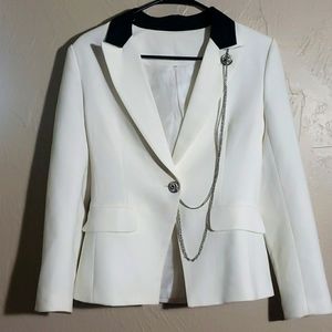 Nice Off White Tuxedo Blazer with a Black Collar